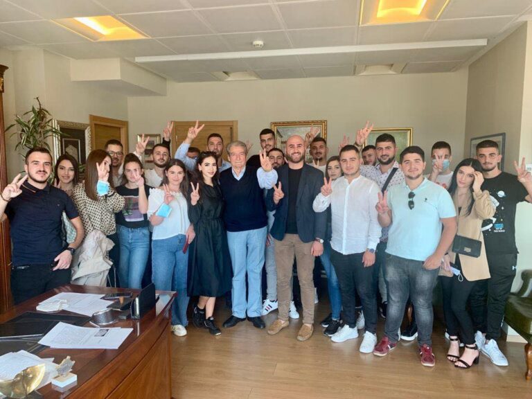Sot “Foltorja” me të rinjtë, Berisha: Me më të mirët e Shqipërisë