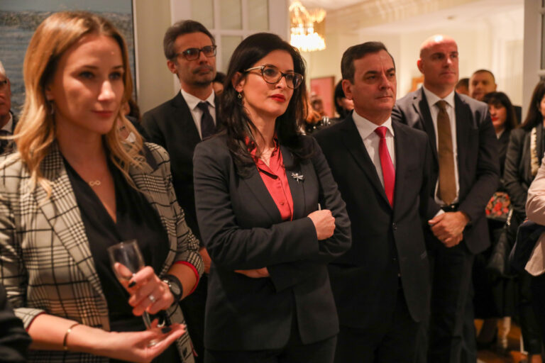 Ambasada Amerikane: Reforma në drejtësi nuk është e lehtë, e shpejtë apo e përsosur