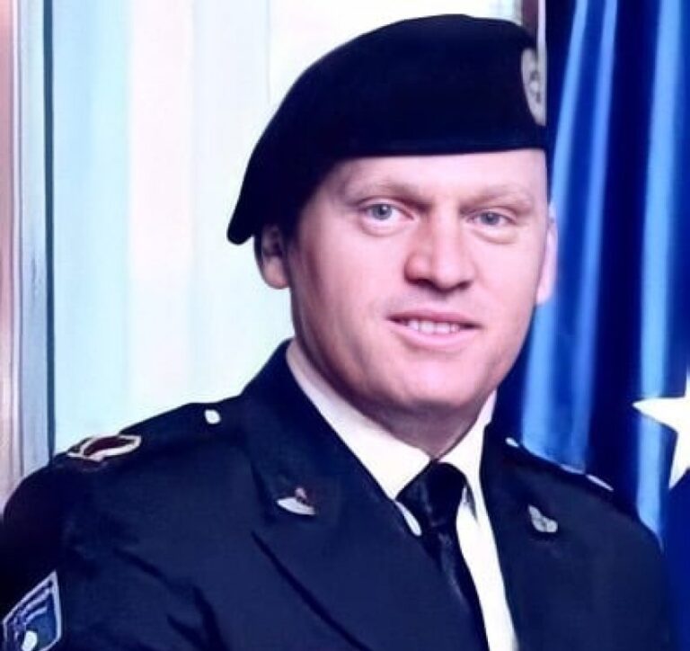 Nipi i Adem Jasharit, emërohet komandant i ushtrisë së Kosovës