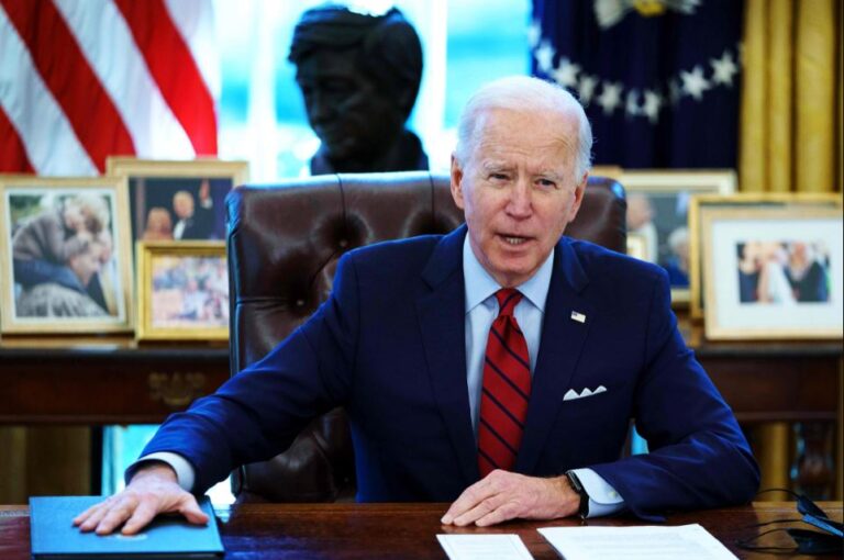 Presidenti Joe Biden acarohet me gazetarin e Fox: “Çfarë këlyshi k…”