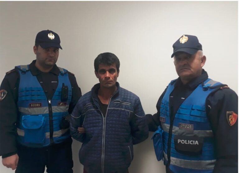Policia informacion zyrtar për vrasjen e 8-vjeçarit në Fier: Çalamani e ka vrarë fëmijën me kazmë, ja çfarë i gjetëm në shtëpi
