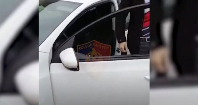 Makinat me emigrantë në drejtim të Kosovës, arrestohen 7 persona në Kukës