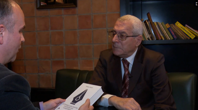 Studiuesi Shaban Murati boton librin “Vetëvrasja diplomatike e Shqipërisë dhe Kosovës”