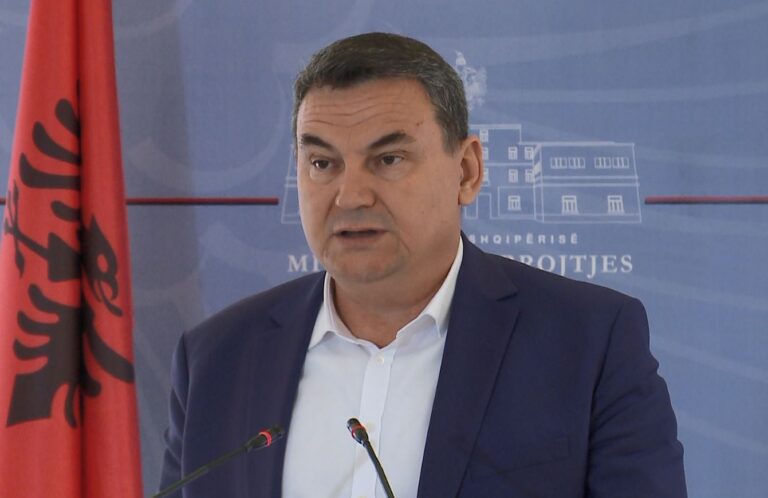Zjarret dalin jashtë kontrollit, Çako: Me rëndësi është koordinimi dhe njoftimi i menjëhershëm