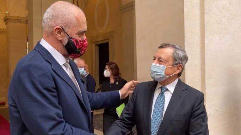 Edi Rama në Itali, pensionet dhe integrimi në qendër të bisedimeve. Draghi i lavdëron pikturat