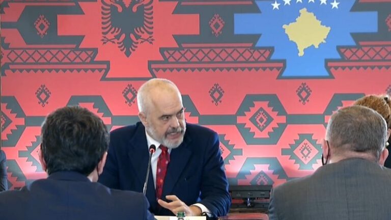 Rama prezanton marrëveshjet Kosovë – Shqipëri: Të punojmë për një Abetare të unifikuar në të gjitha trojet shqiptare