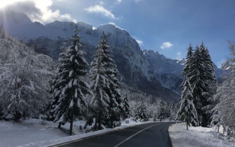 Valbona e bukur dhe joshëse edhe në dimër