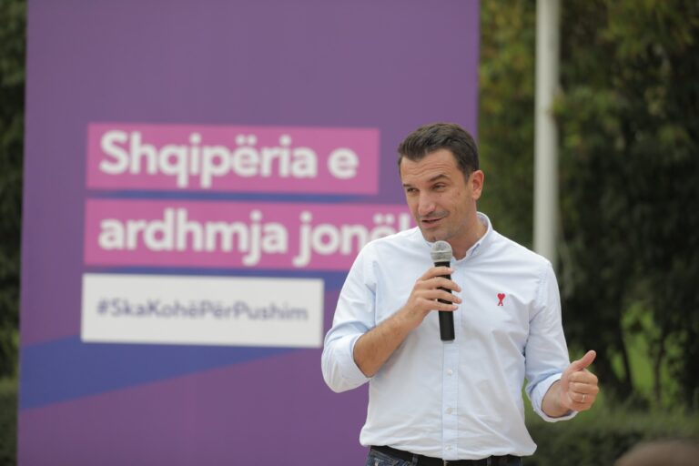 Veliaj në Vorë: Ata me cirkun e foltores, ne me njerëzit që na dhanë besimin