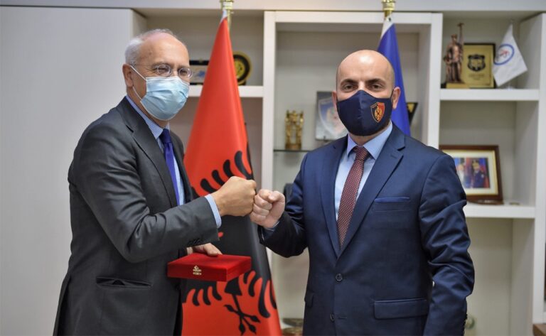 Kryepolici Gledis Nano takohet me ambasadorin gjerman, Peter Zingraf