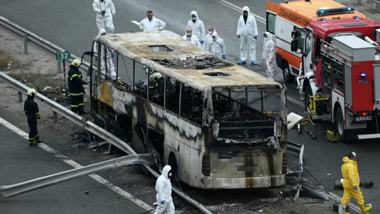 Konfirmohen 45 viktima nga aksidenti në Bullgari, nuk ka dyshime për trup tjetër në autobus