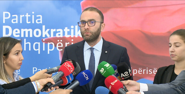 Bardhi i përgjigjet Berishës: Je në ortakëri me bandat, ndërhynë në punët e Foltores