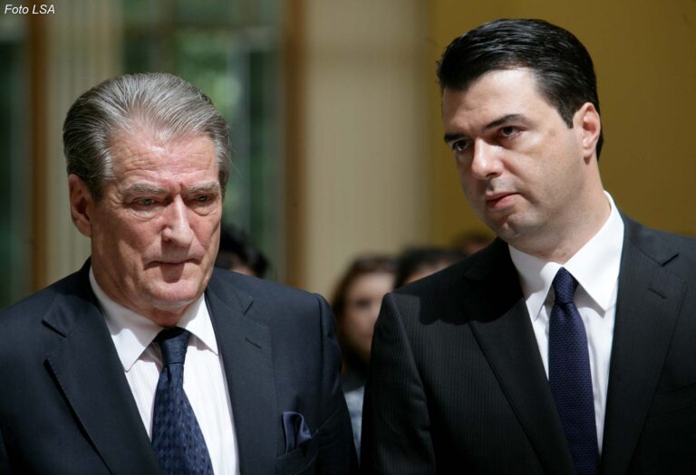 Zëri i Amerikës: Kuvend i 18 dhjetorit, provë force e Bashës për Berishën