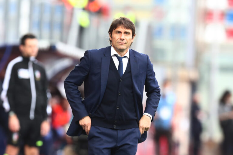 Tottenham shkarkon trajnerin Espirito Santo, Conte fluturon për në Londër