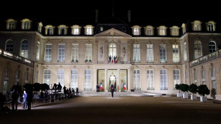 Skandal, ushtarakja që mbron Macron përdhunohet në festën e pallatit presidencial