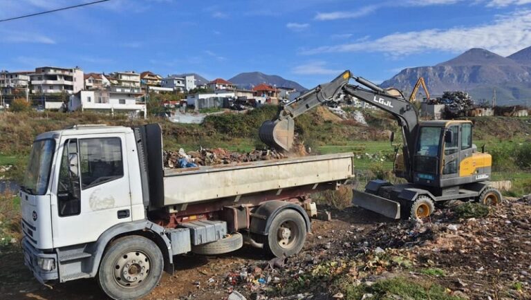 Bashkia nis aksionin e madh të pastrimit të Bregut të Lumit, mjetet e rënda largojnë mbetjet