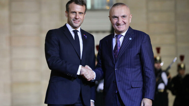 Presidenti i Francës uron 109-vjetorin e Pavarësisë: Mbështetje të plotë Shqipërisë