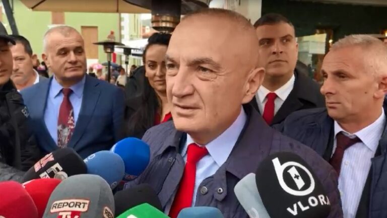 Presidenti Meta nga Vlora i bën thirrje politikës për reflektim dhe bashkim