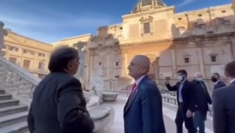 Presidenti Meta viziton lagjen historike të Palermos: S’kishte kënaqësi më të madhe (VIDEO)