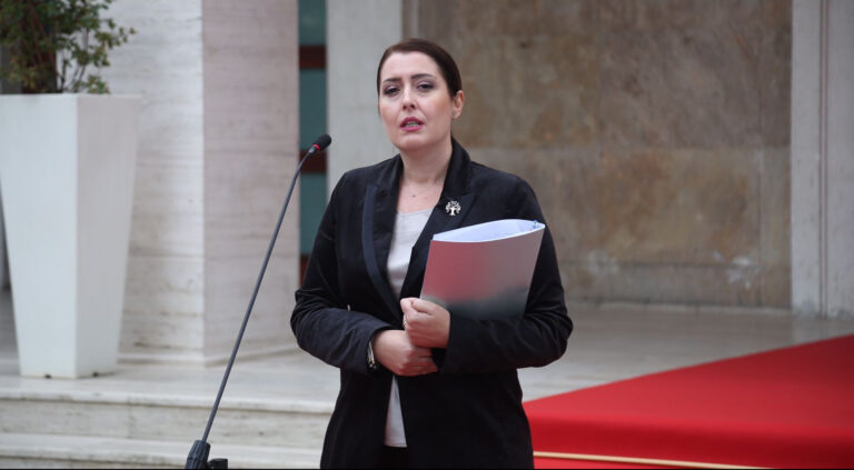 Ministrja e Shëndetësisë flet për projektet e reja në QSUT