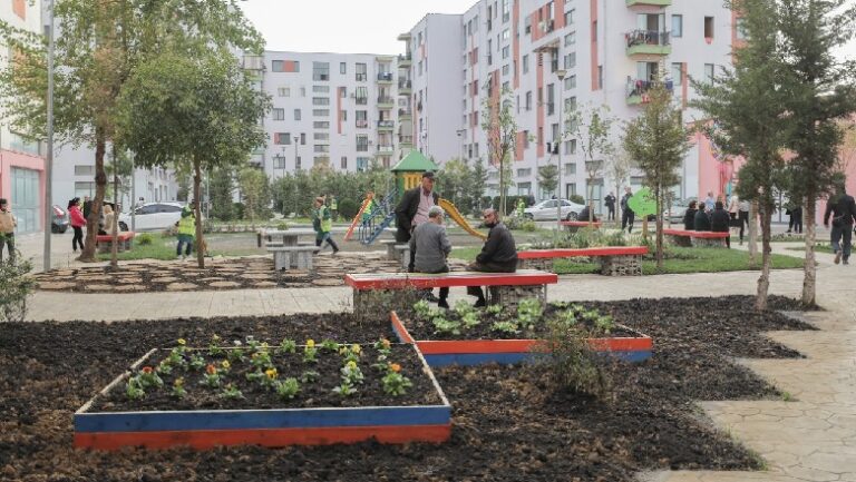 Inaugurohet Qendra e re Komunitare në Shkozë, Veliaj: U shërben mbi 500 familjeve në nevojë dhe fëmijëve me aftësi ndryshe