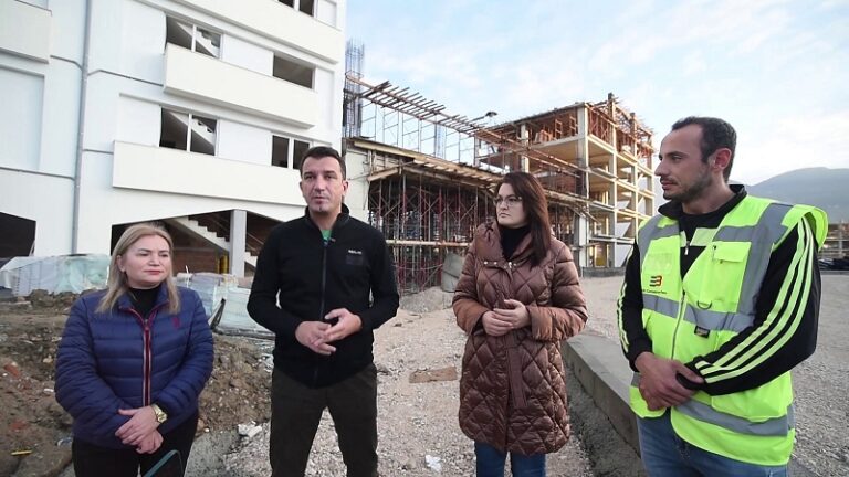 Veliaj inspekton projektin e pallateve në rrugën “5 Maji”: 100 familje në shtëpi të re