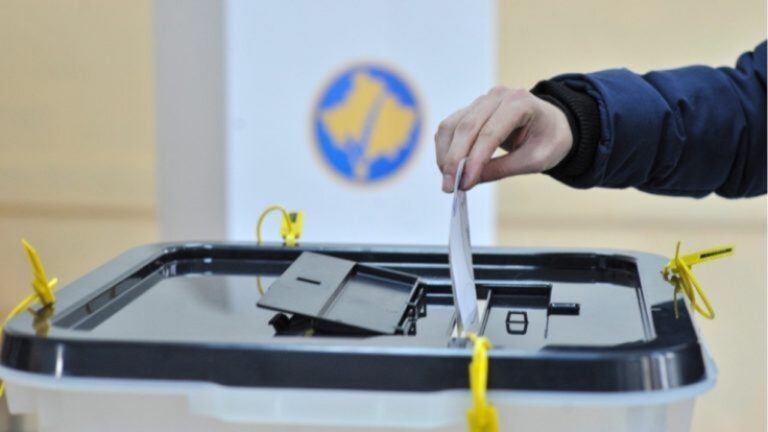 Kosovë/ Mbyllen votimet, përfundon pa incidente raundi i dytë i zgjedhjeve lokale