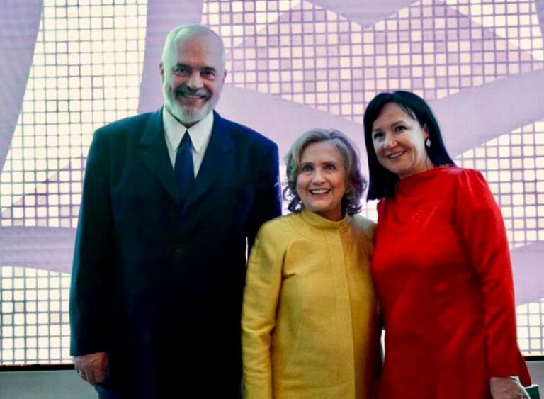 Kryeministri Rama me Hillary Clinton, gruan dikur më të fuqishme të botës