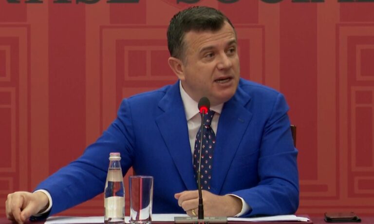 Taulant Balla: Krishtlindja e vitit 2022 do të ketë një President që nuk është Ilir Meta!