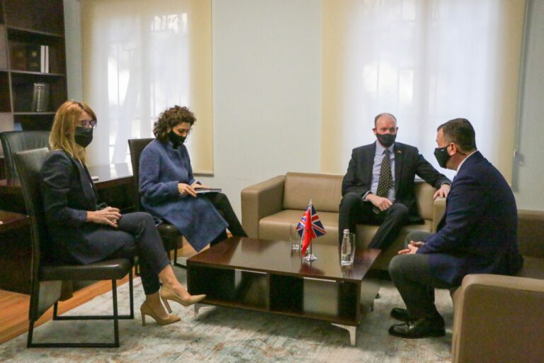 Rritja e bashkëpunimit ndërparlamentar mes Kuvendit të Shqipërisë dhe Parlamentit britanik, Balla takon ambasadorin King-Smith