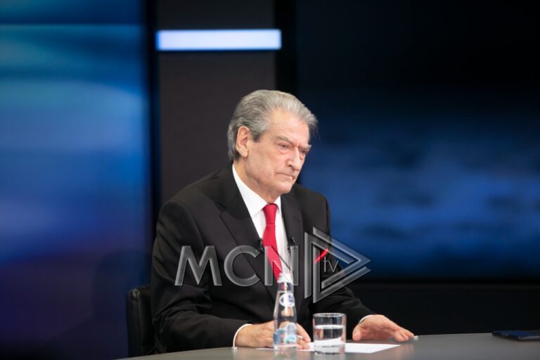 A e zgjodhët Bashën si servil që ta kishit nën kontroll? Përgjigjet Sali Berisha