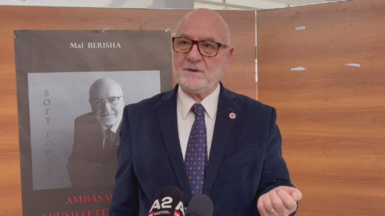 Mal Berisha rrëfen Shqipërinë e bukur dhe krenare edhe në një libër