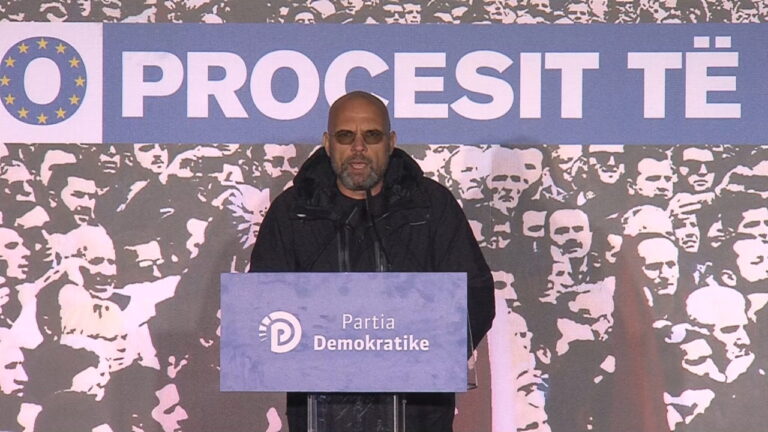 Protesta/ Ylli Manjani për darkën Rama-Vuçiç: Po hanë trutë e peshkut për të na shitur trutë e gomarit