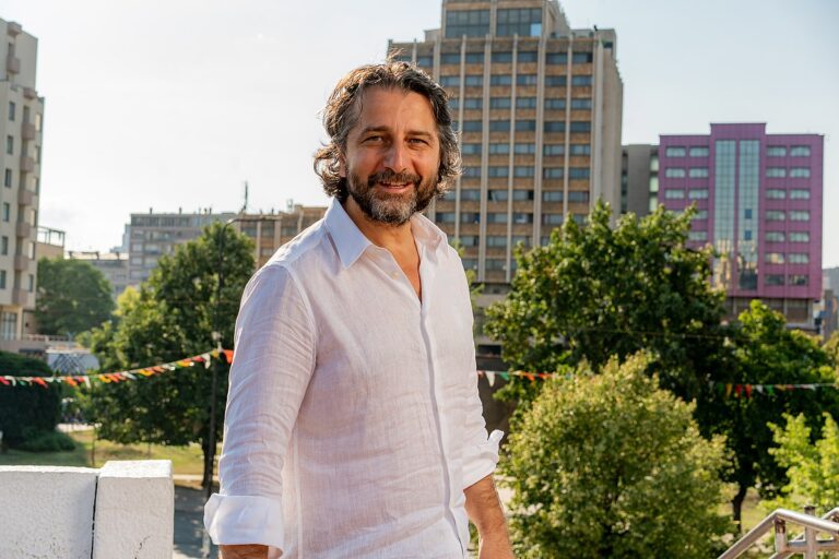Përparim Rama merr zyrtarisht detyrën e kryetarit të Prishtinës