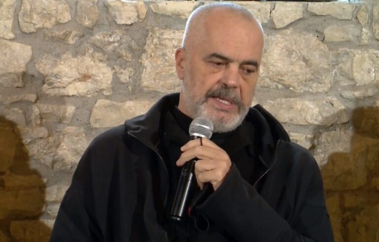 Bonusi i Rijetëzimit/ Rama në Berat: Familjet të mos zihen për dhomat, bashkëpunoni