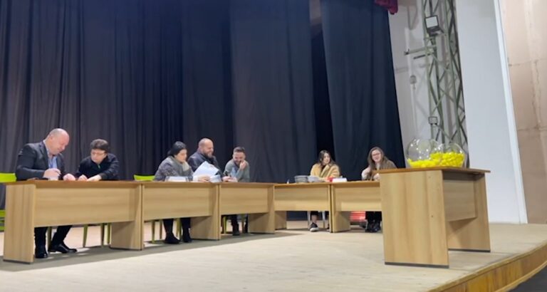 Rindërtimi, 136 familje marrin banesat në Laç