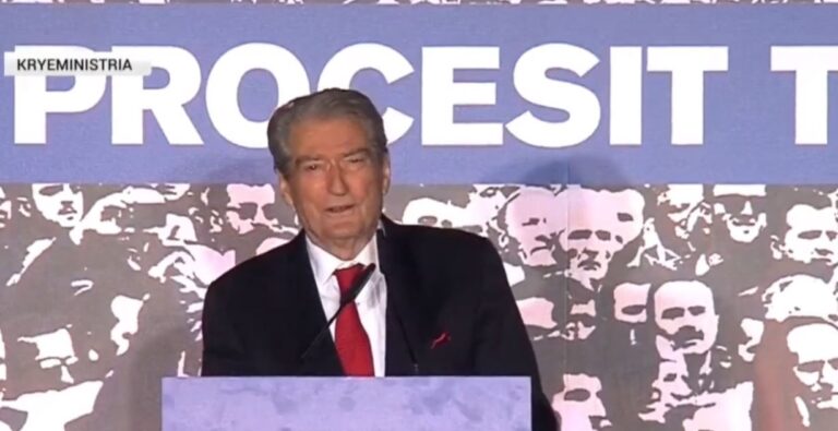 Sali Berisha paralajmëron një tjetër protestë kombëtare, me 8 janar
