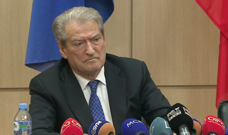Berisha kundër zgjatjes së mandatit të vettingut: Proces gjigant korruptiv