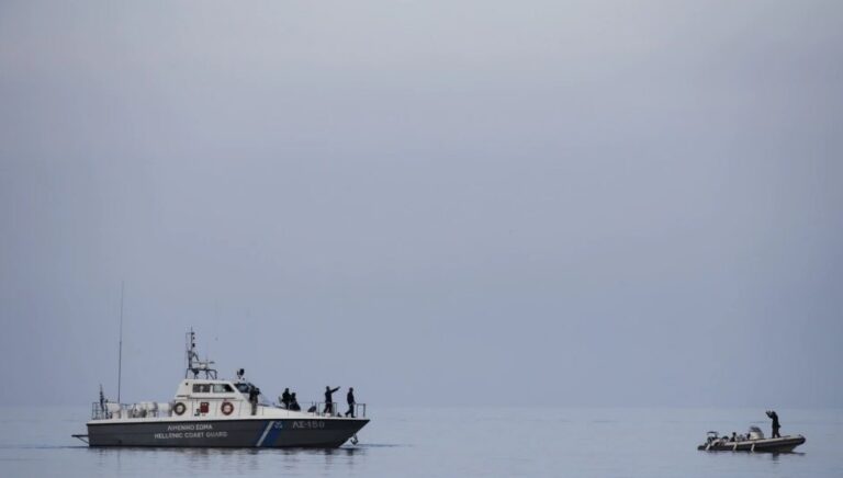 Fundoset anija në Egje, humbin jetën 16 emigrantë