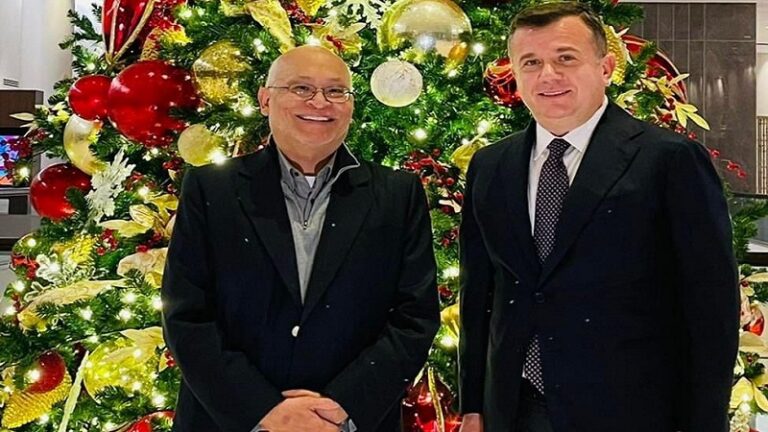 Taulant Balla takon në Uashington ish-ambasadorin e SHBA në Shqipëri, Alexandër Arvizu