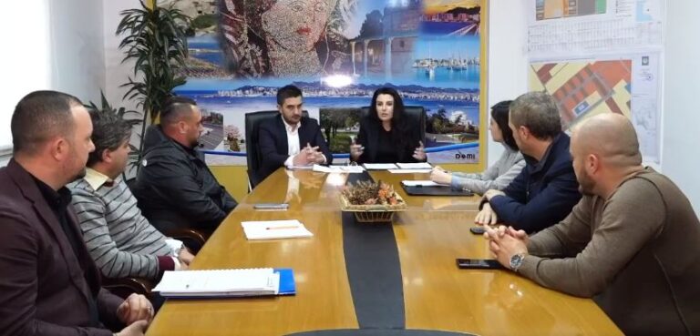 Balluku, kritika bashkisë së Durrësit: Shpenzoni më shumë ujë se një hotel