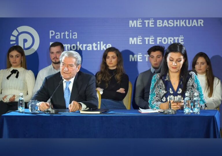 Basha mblodhi Këshillin, Berisha: E ka mbushur sallën me punonjësit e godinës