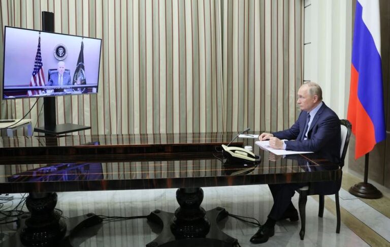 2 orësh zgjat biseda Biden-Putin për krizën në Ukrainë