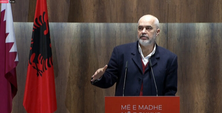 Edi Rama prezanton aplikacionin e ri të denoncimit. Ja mesazhi i kryeministrit