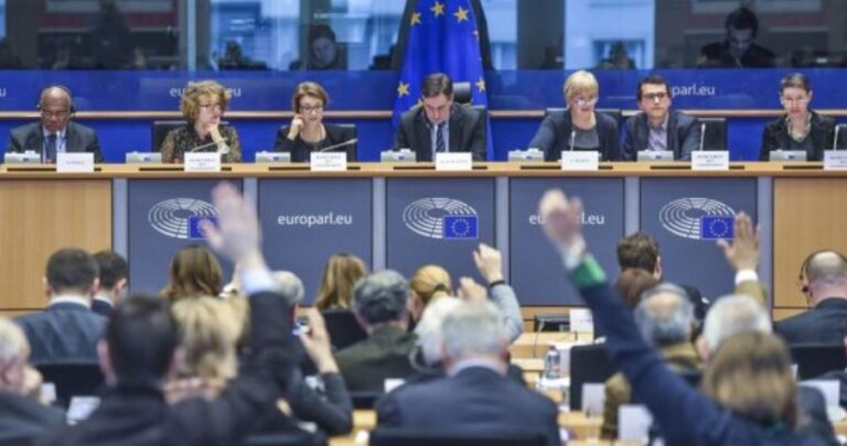 Eurodeputetët miratojnë raportin: Këshilli i BE-së t’i liberalizojë vizat për Kosovën