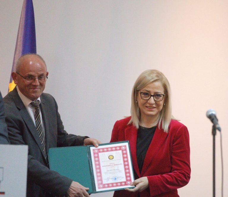 Lindita Nikolla vlerësohet me titullin “Nderi i Mirditës” Do të punoj