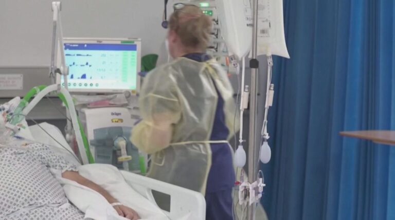 Omicron është më pak agresiv, reduktohen mundësitë për hospitalizim