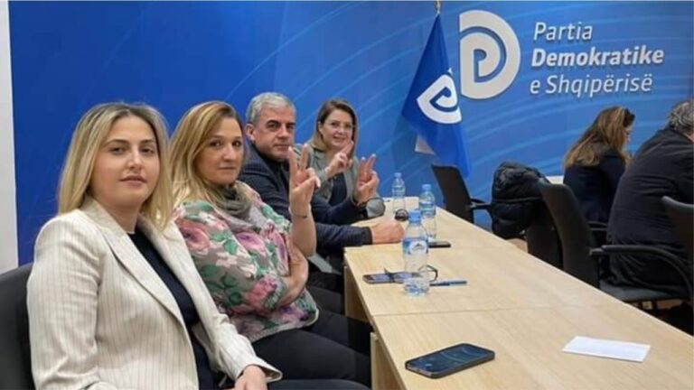 “Banda të armatosura në selinë e PD”, deputetja Açka i përgjigjet me një foto Berishës