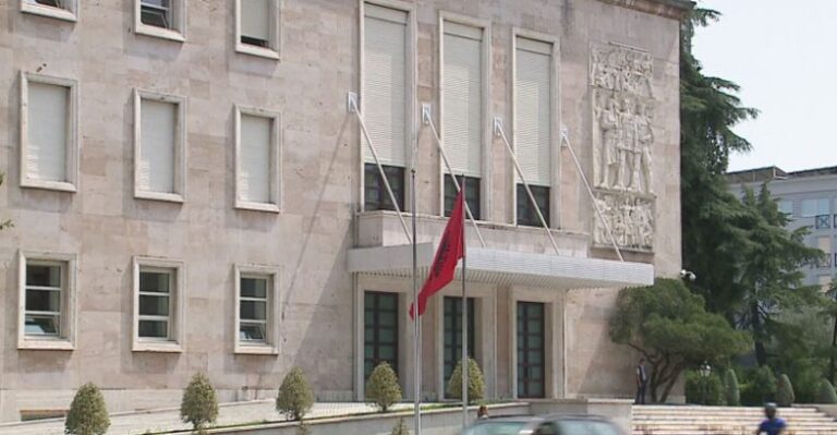 Qeveria miraton ngritjen e Këshillit Fiskal: Mbikqyr buxhetin e shtetit dhe raportim në Kuvend