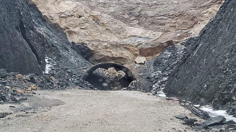 Shembet hyrja e tunelit në rrugën e re Kardhiq-Delvinë