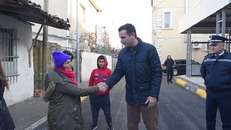 Veliaj në tregun e ri në Selitë: Kushte dinjitoze në hapësira të reja për 100 familje që jetojnë me këtë biznes